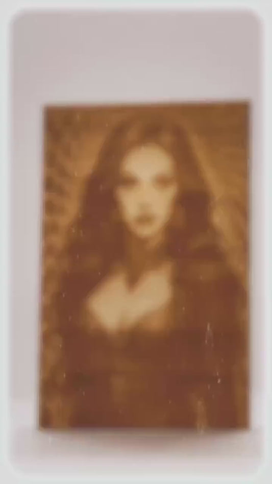 Gothic Vampire Magnet – Dark Beauty in the Shadows